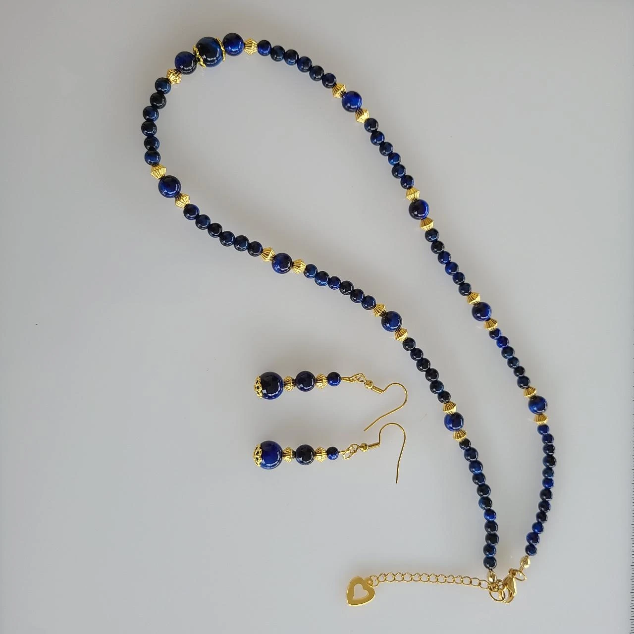 Parure collier et boucles d'oreilles oeil de tigre teinté bleu PA591